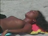 BEach voyeur video - brunette cutie