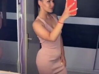 Maja Pavkov '96 iz Sombora. Da li je svesna koliko je sperme proliveno na ovaj video od par sekundi, bukv gif. Znam par osoba kojima je ovo sacuvano na insta za drkicu. Hvala Majo ??