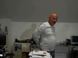 Here an absolute premiere! Lia and Kathi in a movie. Lia introduces herself as an intern. In the company, however, it is very fucking and the job interview is completely different than the little one